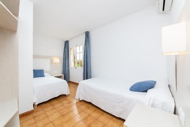APARTMENT CAPACITY 8 TWO BEDROOMS