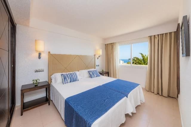 APARTMENT SEA VIEW