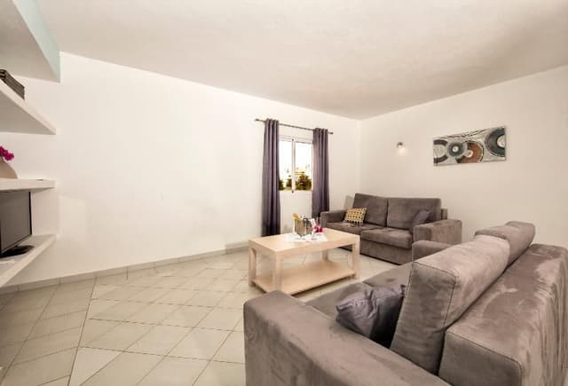 APARTMENT THREE BEDROOMS
