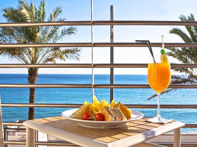 SINGLE SEA VIEW