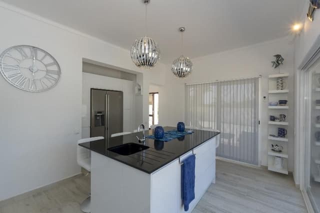 TOWNHOME FOUR BEDROOMS WITH PRIVATE POOL