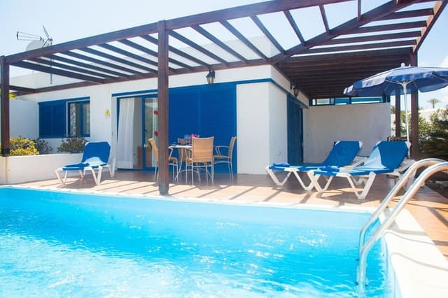 VILLA CAPACITY 4
