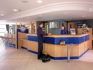 Holiday Inn Express London - Luton Airport Holiday Inn Express London - Luton Airport