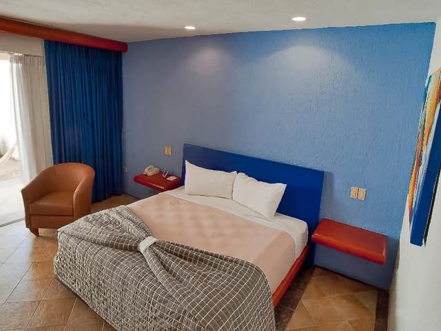 JUNIOR SUITE KING SIZE BED