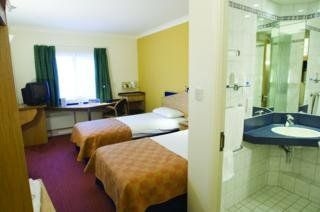Holiday Inn Express Chingford North Circular1
