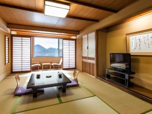 Early Bird - Family Room Selected at Check-in with Lake View