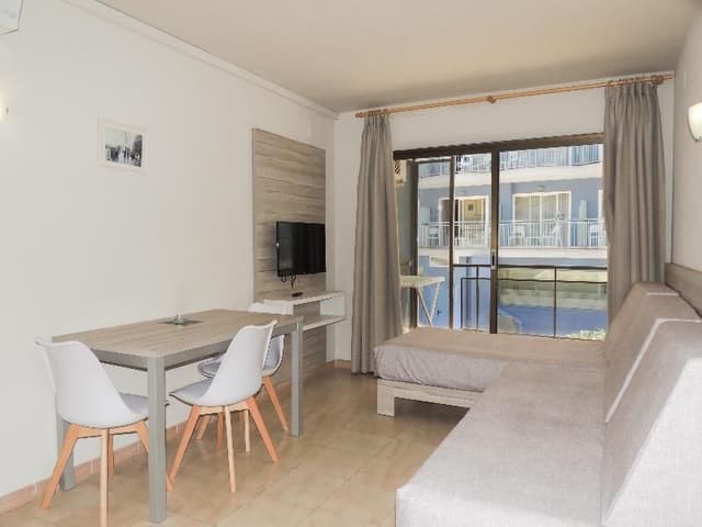 APARTMENT CAPACITY 4