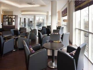 Holiday Inn Express L. Greenwich Holiday Inn Express L. Greenwich