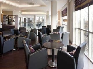 Holiday Inn Express L. Greenwich Holiday Inn Express L. Greenwich