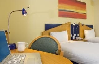 Holiday Inn Express L. Greenwich2