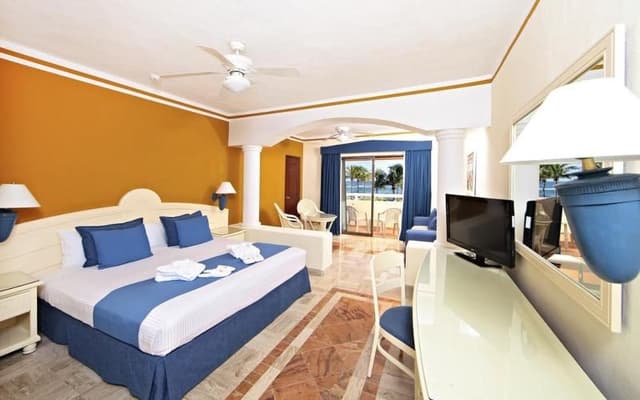 JUNIOR SUITE OCEAN FRONT