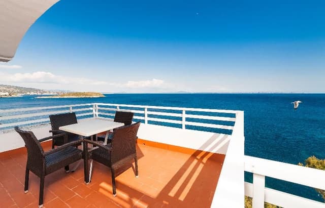 APARTMENT SEA VIEW