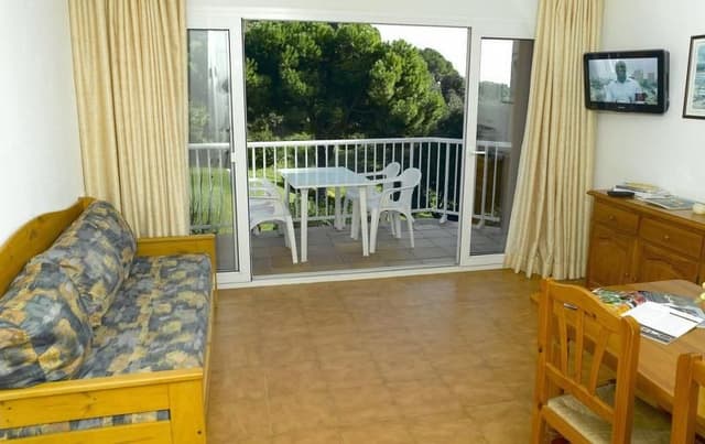 APARTMENT CAPACITY 6 TWO BEDROOMS