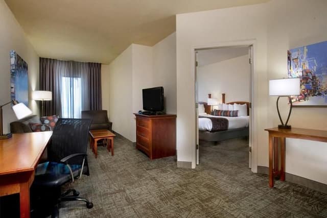 SUITE RUN OF HOUSE