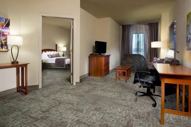 SUITE RUN OF HOUSE