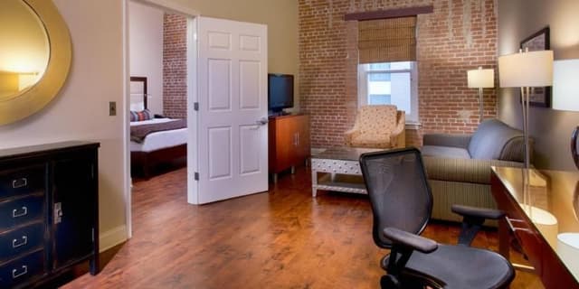 SUITE RUN OF HOUSE