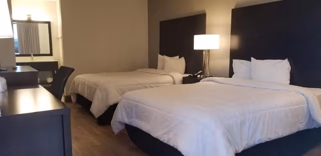DOUBLE TWO QUEEN BEDS