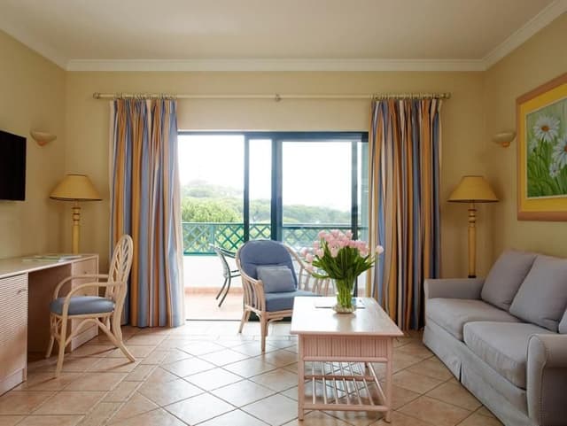 SUITE ONE BEDROOM
