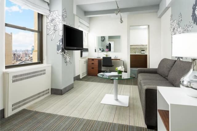 SUITE ONE BED
