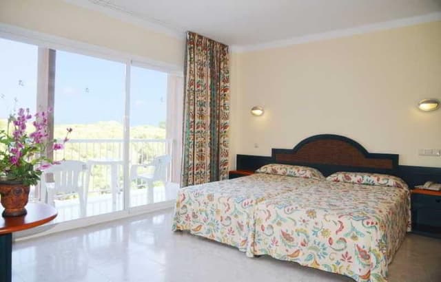 APARTMENT CAPACITY 5 TWO BEDROOMS