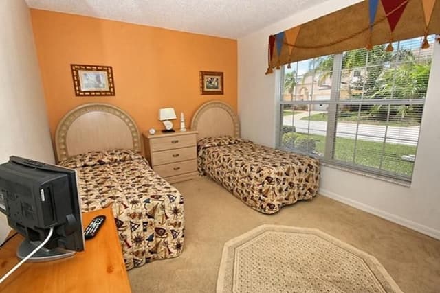 HOME THREE BEDROOMS WITH PRIVATE POOL
