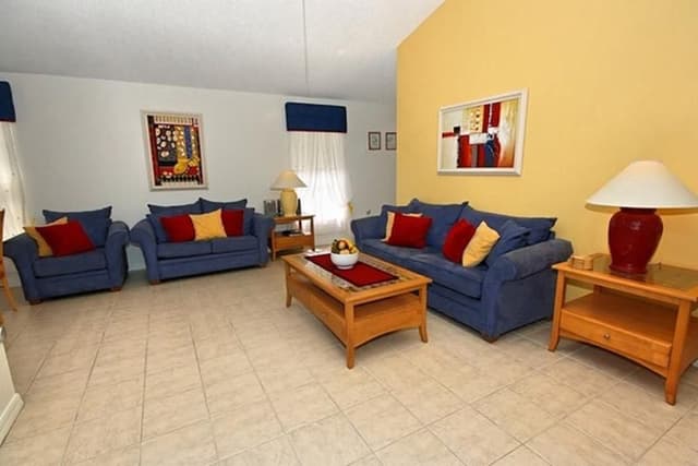 HOME THREE BEDROOMS WITH PRIVATE POOL