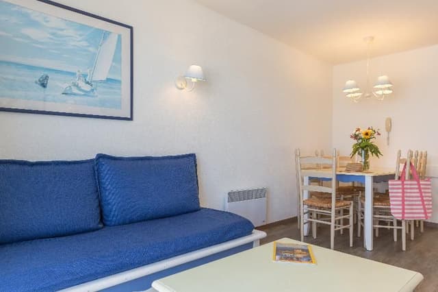 APARTMENT CAPACITY 7 TWO BEDROOMS