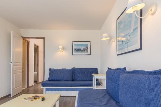 APARTMENT CAPACITY 6 TWO BEDROOMS