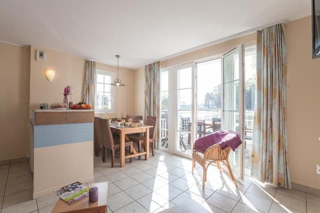 HOUSE SUPERIOR THREE BEDROOMS
