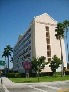 Comfort Suites Airport & Cruise Port2