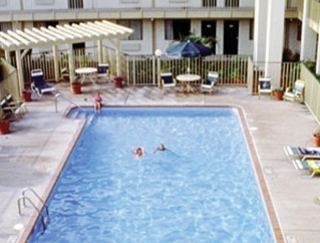 Quality Inn Suites Maingate West2