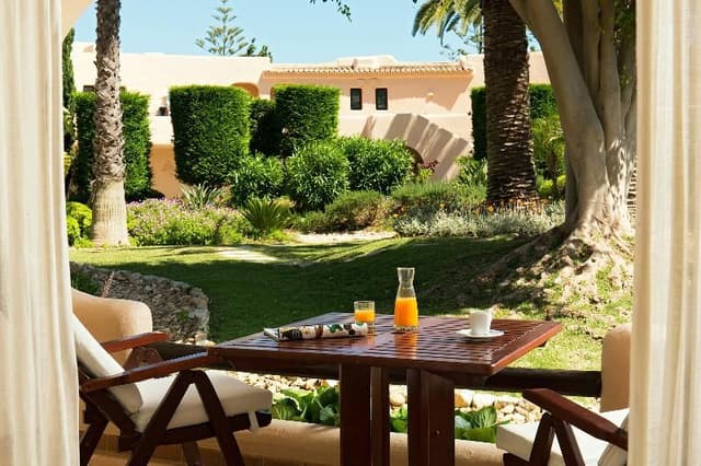 JUNIOR SUITE GARDEN VIEW