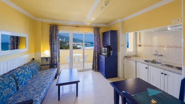 APARTMENT CAPACITY 3