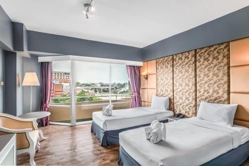 Ayothaya Riverside Hotel0