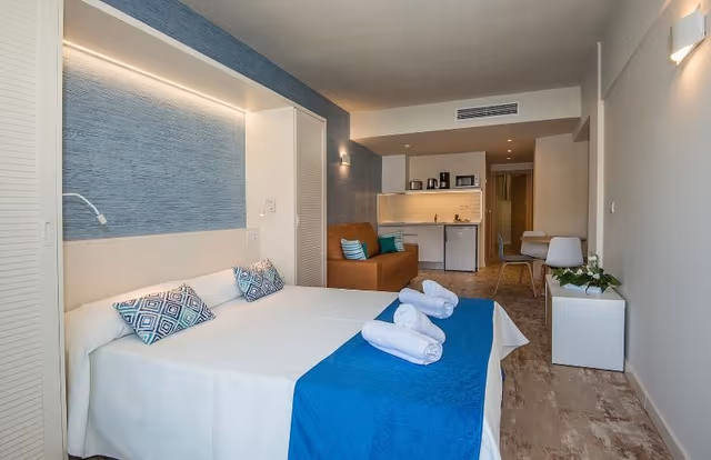 APARTMENT CAPACITY 6 TWO BEDROOMS