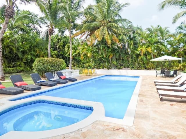 VILLA FIVE BEDROOMS