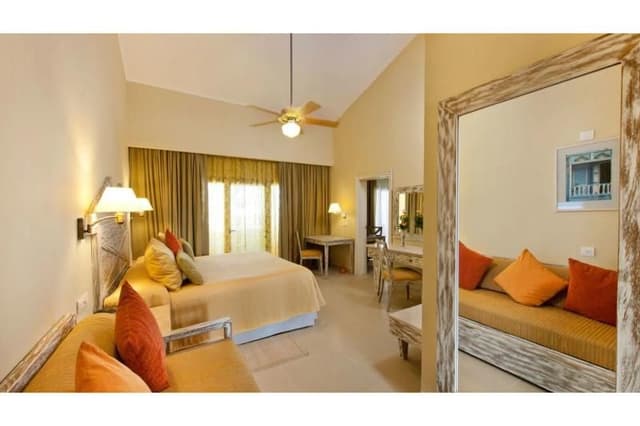 FAMILY ROOM STANDARD