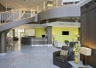 Quality Hotel & Executive Suites Oakville0