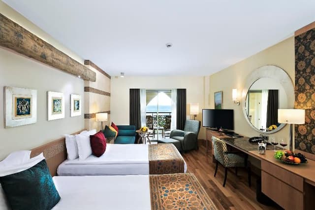 FAMILY ROOM SEA VIEW