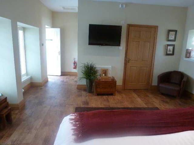 FAMILY ROOM STANDARD