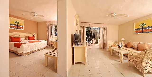 SUITE CAPACITY 3