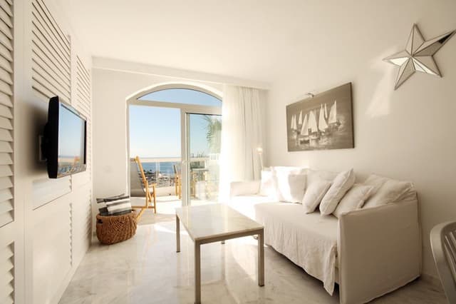 APARTMENT SEA VIEW WITH BALCONY