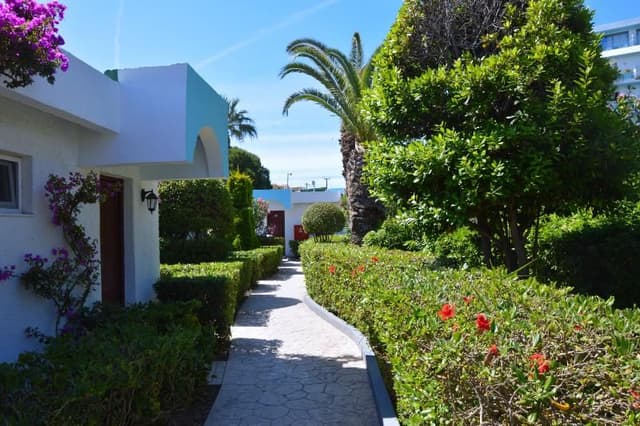 BUNGALOW GARDEN VIEW