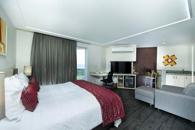SUITE BUSINESS