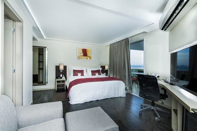 SUITE BUSINESS