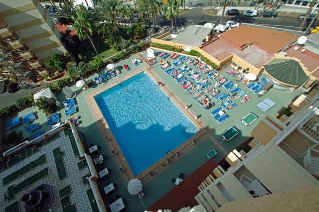APARTMENT POOL VIEW