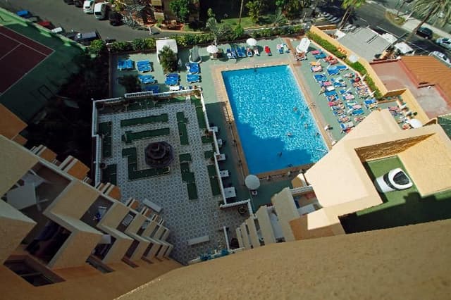 APARTMENT POOL VIEW