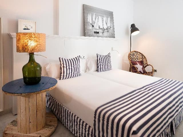 SUITE ONE BEDROOM
