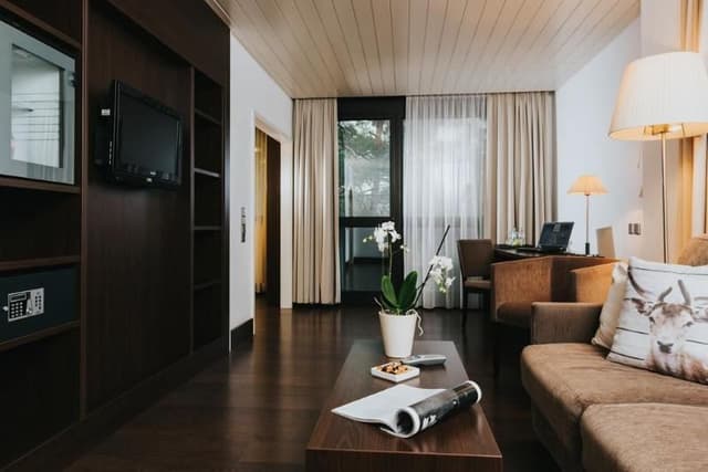 FAMILY ROOM STANDARD