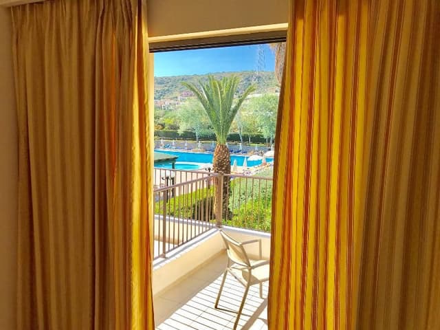 SINGLE GARDEN VIEW